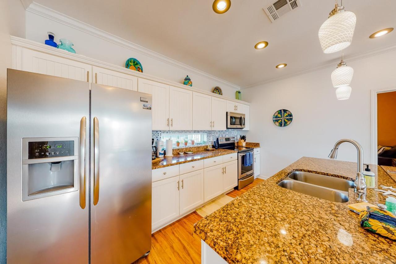 4 Palms Villa Bolivar Peninsula Bagian luar foto